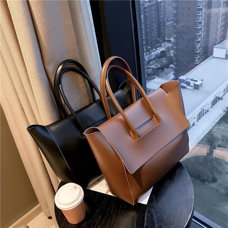 Retro Tote Shoulder Bag – Large Capacity PU Leather Handbag for Women